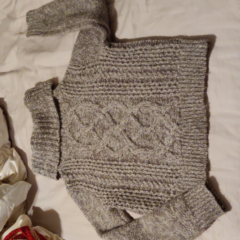 3/$20🎈 Express semi cropped cowl neck sweater